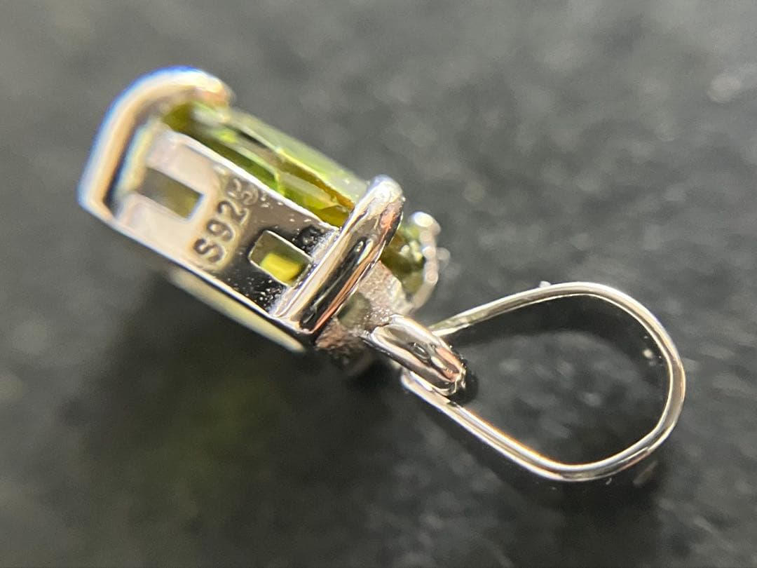 天然石　スフェーンペンダントトップ