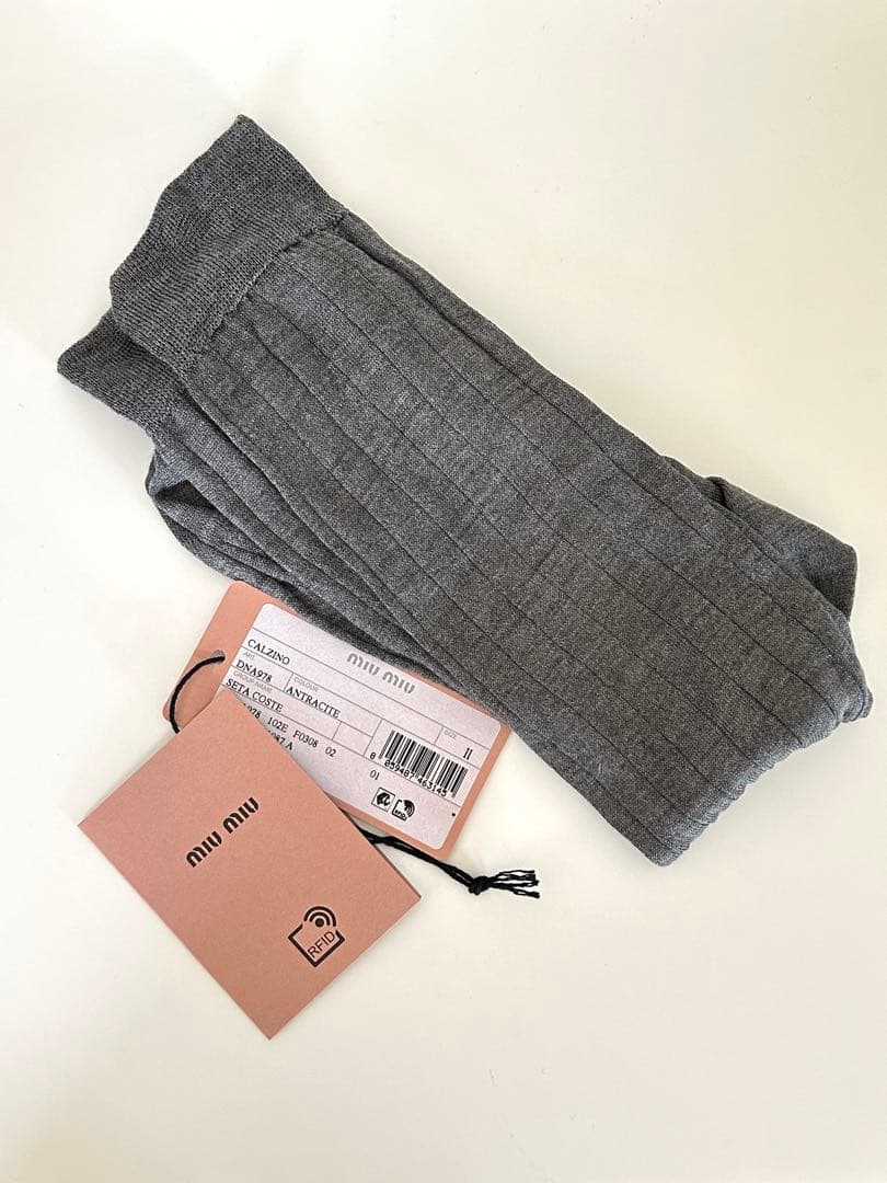 ほぼ新品 ミュウミュウ シルクソックス 25cm サイズ2