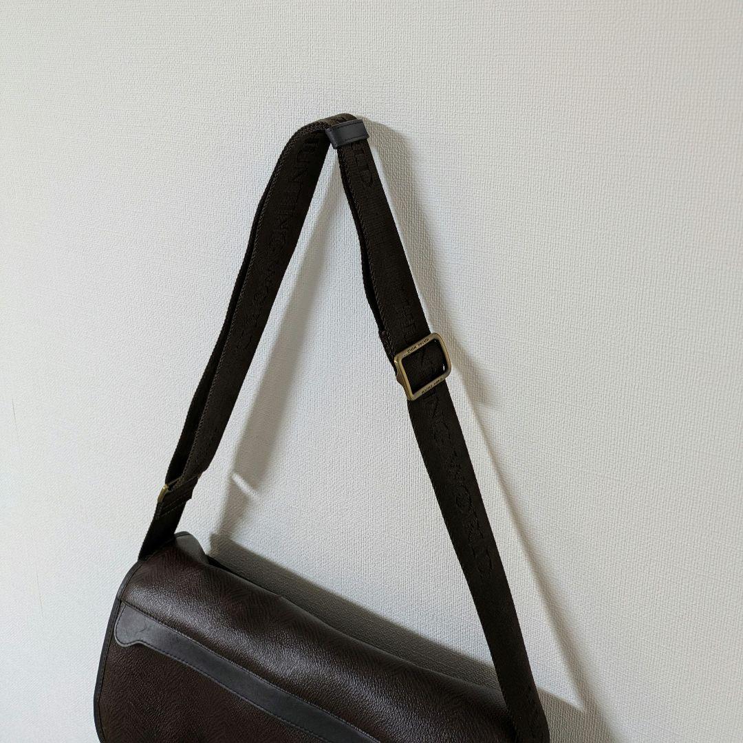 ハンティングワールド　ロゴ　レザー　革　メッセンジャーバッグ　ショルダーバッグ