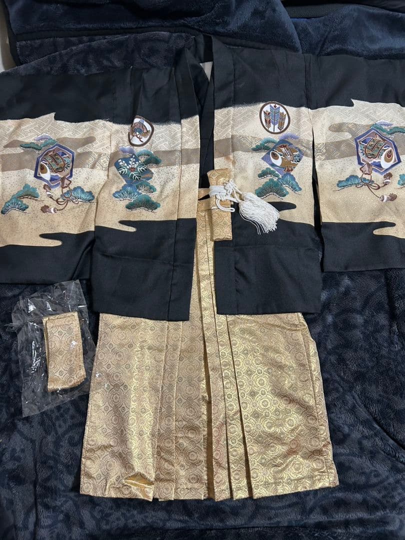 七五三★男児　羽織　着物　袴セット★5歳 ★黒★古典　和風　鷹　松　小槌　矢