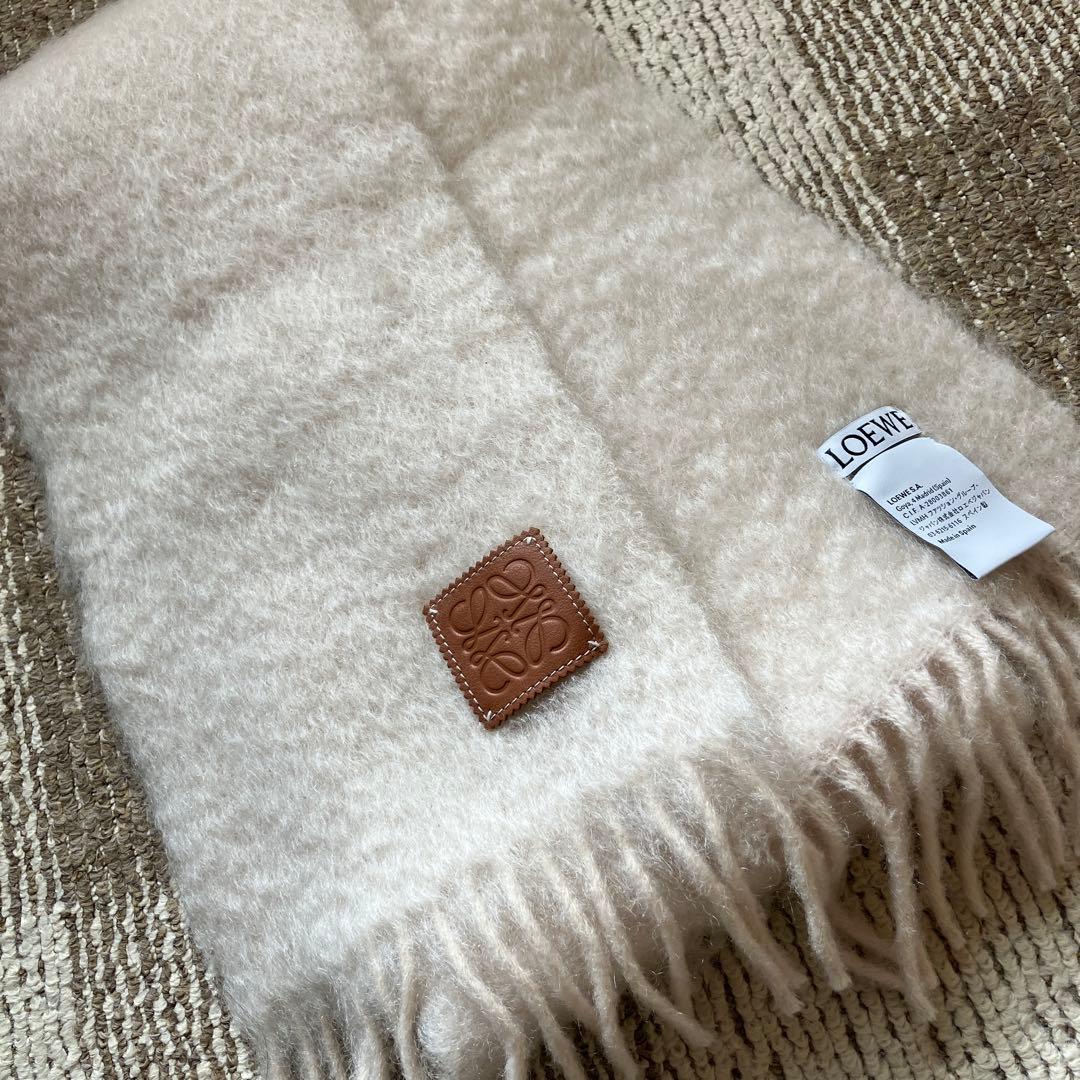 ロエベ　マフラー　(専用です)