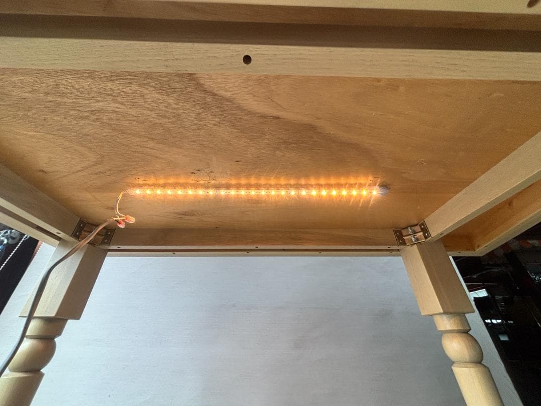 ☆送料無料☆ 造作家具 / ダイニングテーブル / ハイチェア用 / 照明付