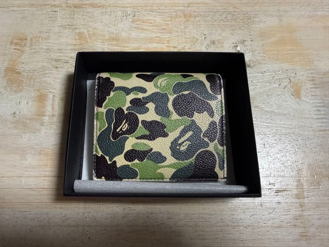 A BATHING APE 迷彩柄 二つ折り財布