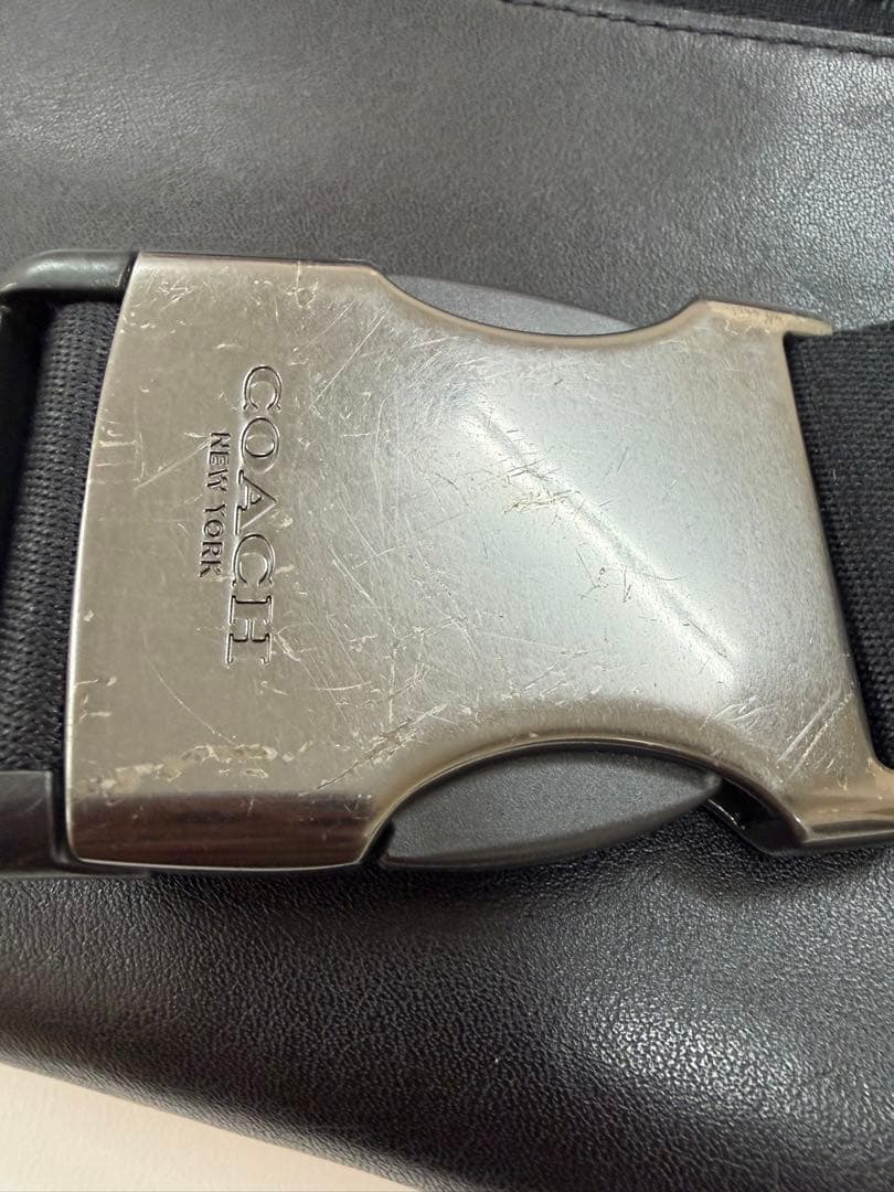 COACH ボディバッグ・ウエストポーチ オレンジと赤