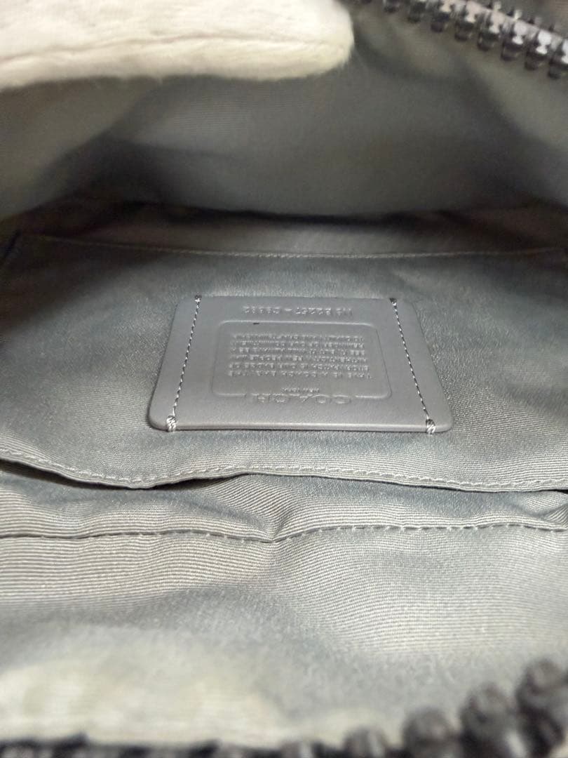 COACH ボディバッグ・ウエストポーチ オレンジと赤