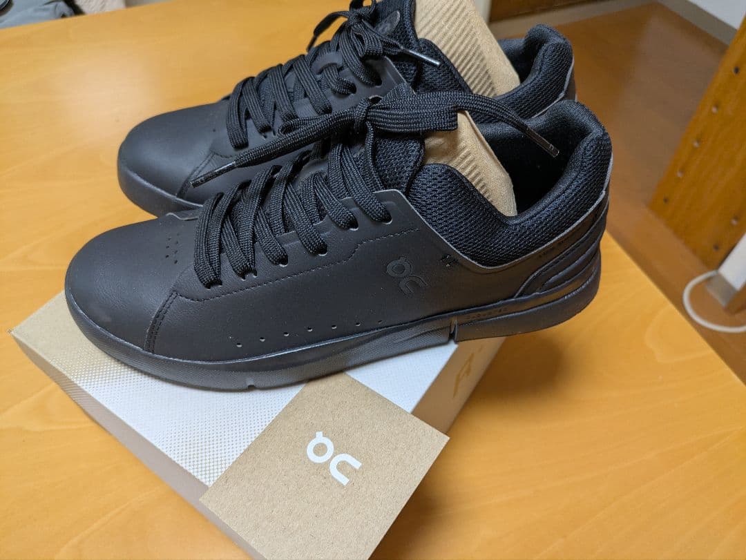 On THE ROGER Advantage 25.5センチ