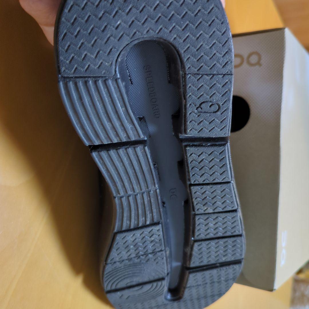 On THE ROGER Advantage 25.5センチ