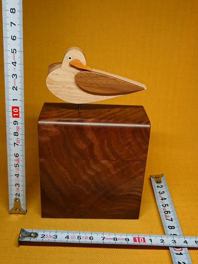 【美品】トリ　鳥　小物入れ　天然木　置物　インテリア　工芸品　美術品　A3397