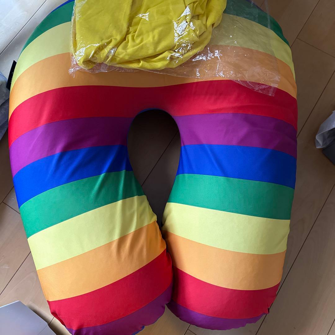 ヨギボー　レインボーカラー ビーズクッション　U字　カバー新品付き