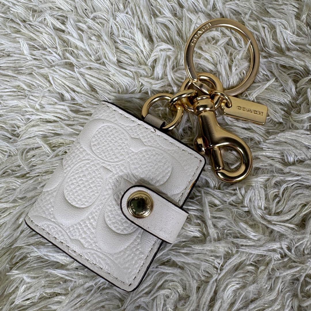 COACH コーチ キーホルダー チャーム シグネチャー フォトケース ホワイト