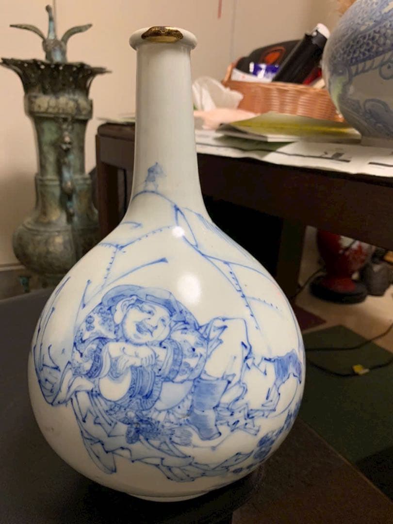 江戸時代　青白磁の動物装飾瓶