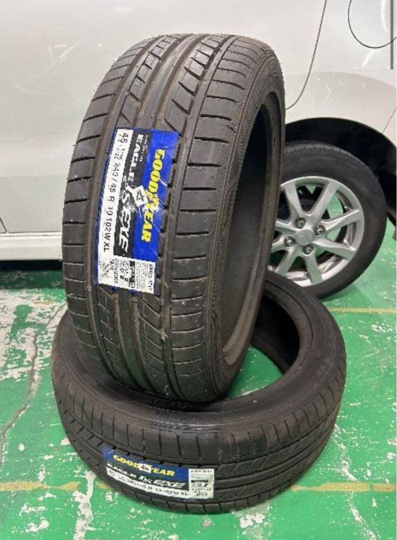 8072123)グッドイヤー新品未使用ラベル付きアウトレット245/45R19
