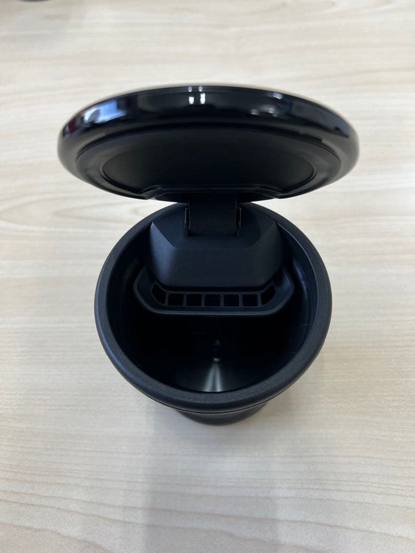 Porsche カイエンクーペ ブラック新品丸型灰皿