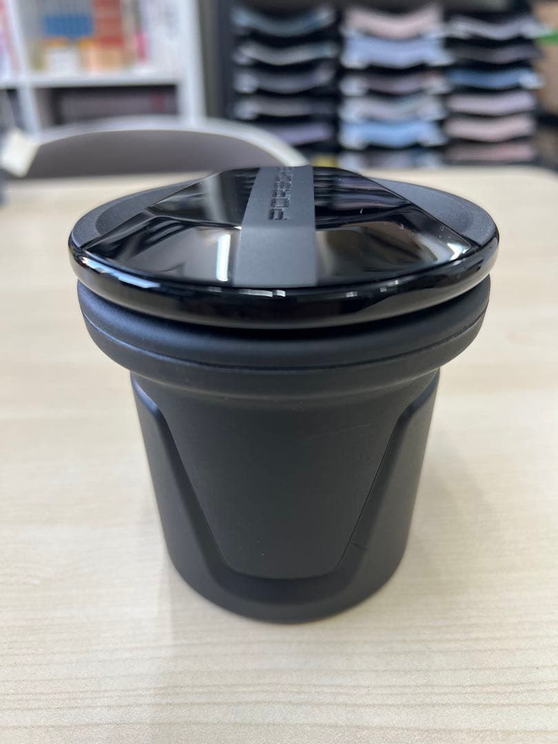 Porsche カイエンクーペ ブラック新品丸型灰皿