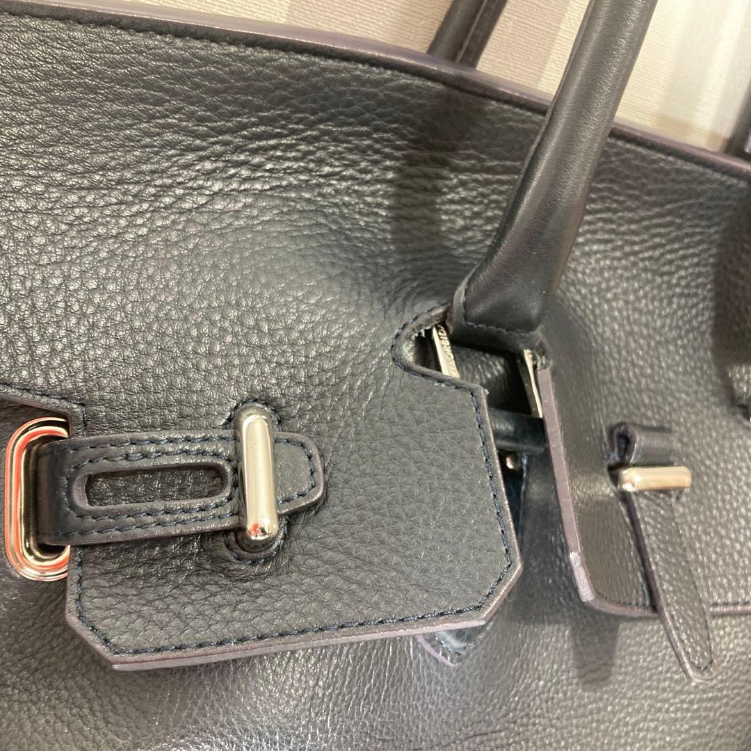 ペッレモルビダ ビジネスバック　レザートートバッグ ネイビー 本革　紺色