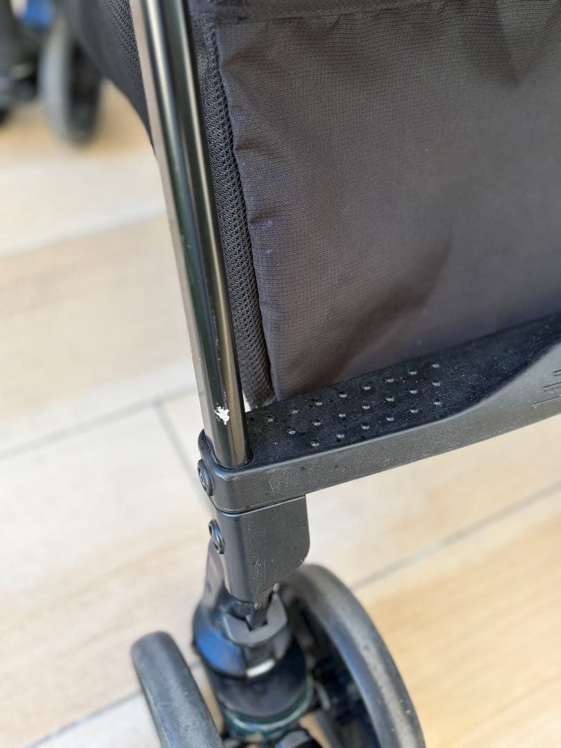 コンビ スゴカルα 4キャス compact ストライプベージュ