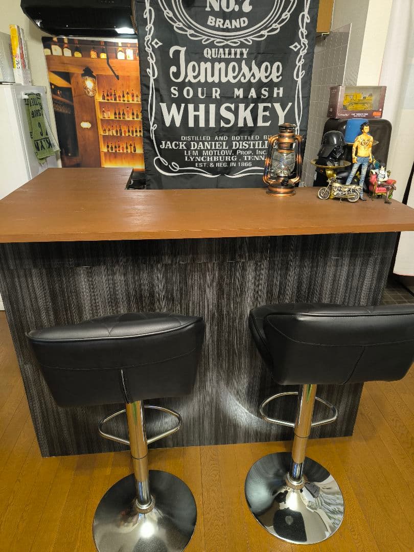 木製カウンターテーブルと椅子セット