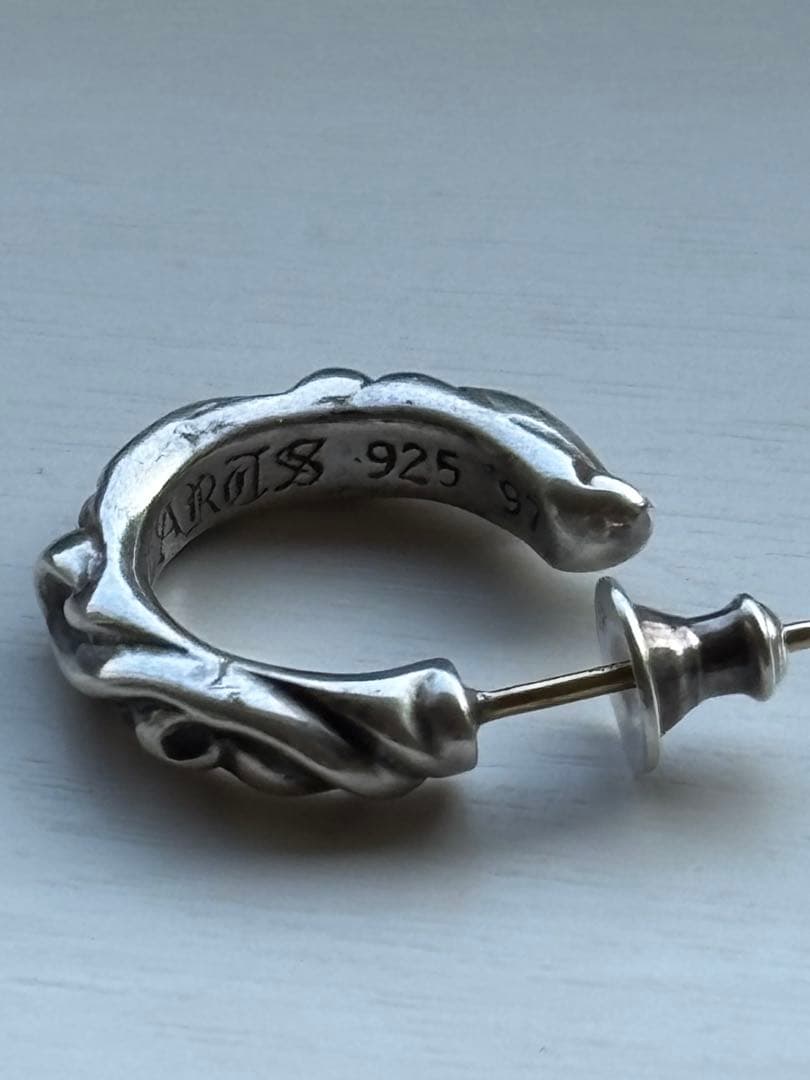 クロムハーツスクロールフープ(片耳用)