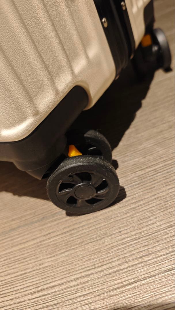 新品未使用 スーツケース Lサイズ アイボリー 大容量 キャリーバッグ