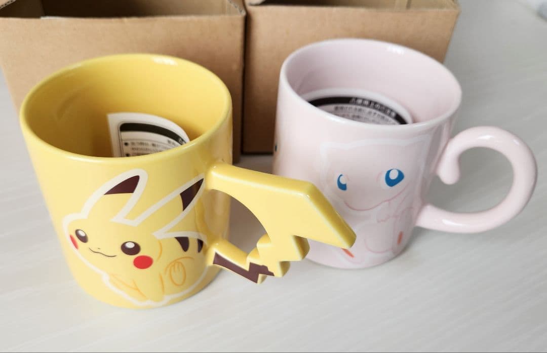 ポケモンセンター ピカチュウ ミュウ しっぽマグカップセット