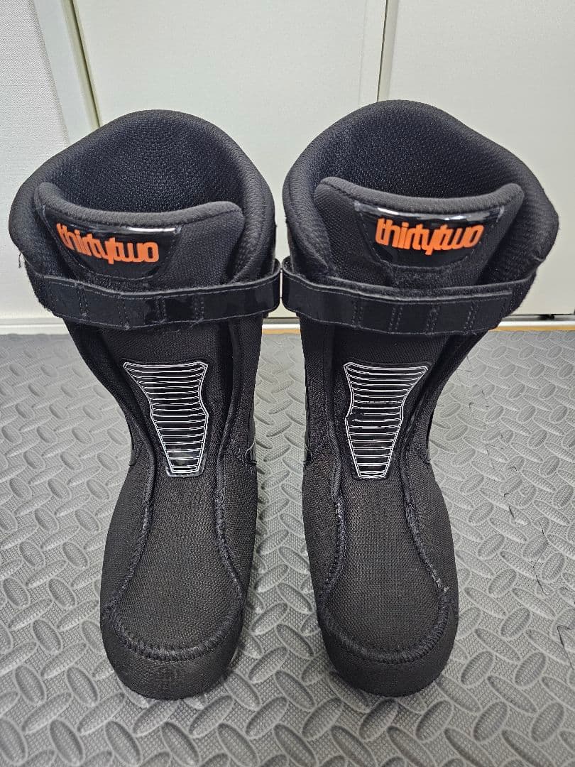 thirtytwo lashed サーティーツー ラッシュド 27.5cm