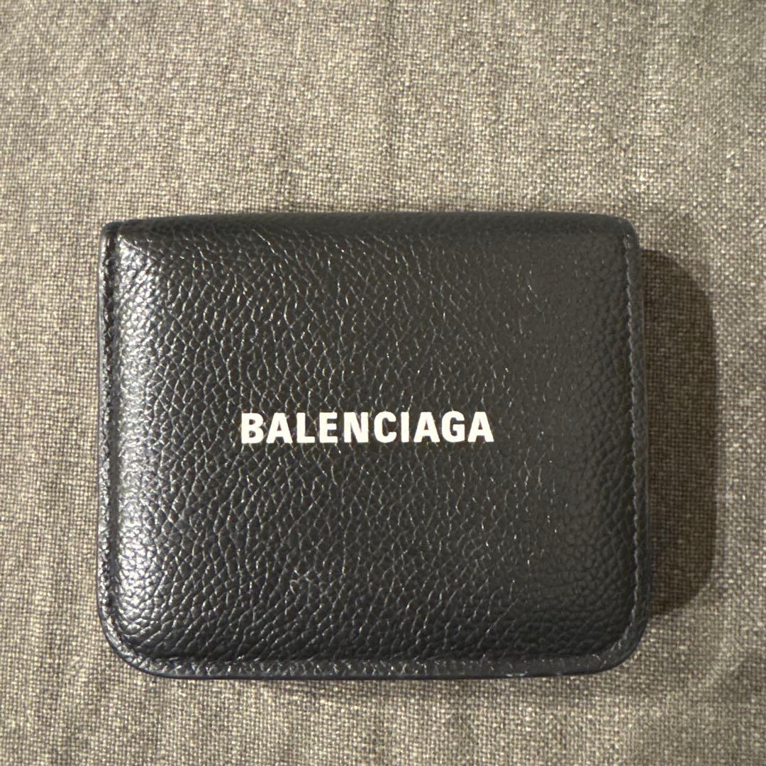バレンシアガ　黒　二つ折り　財布　カード入れ　札入れ　