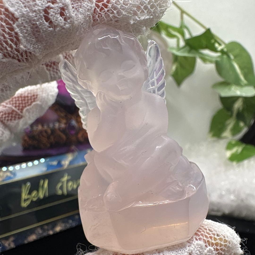 まゆ高品質 ローズクォーツ天使♡エンジェルNo1062 カービング