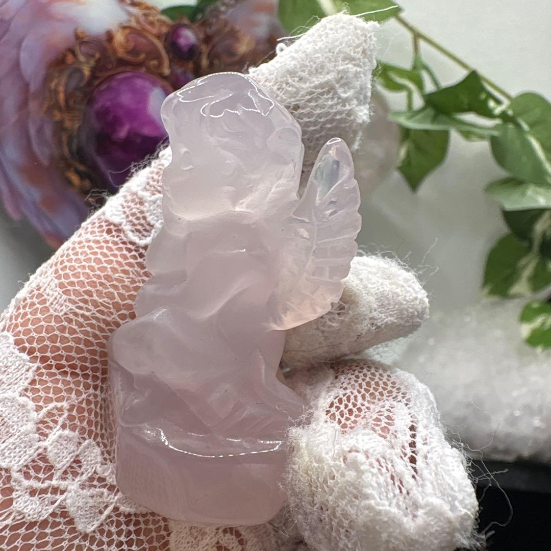 まゆ高品質 ローズクォーツ天使♡エンジェルNo1062 カービング