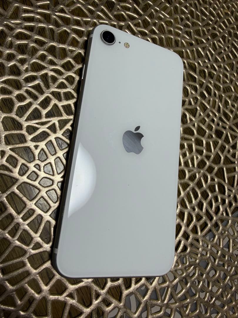 iPhone iPhoneSE 第二世代 64GB シルバー silver