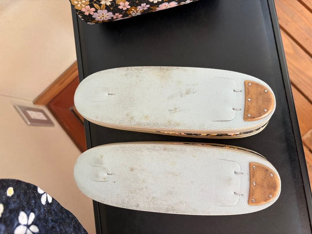 最安値！可愛い振袖 フルセットバック草履つき　花の模様 白地