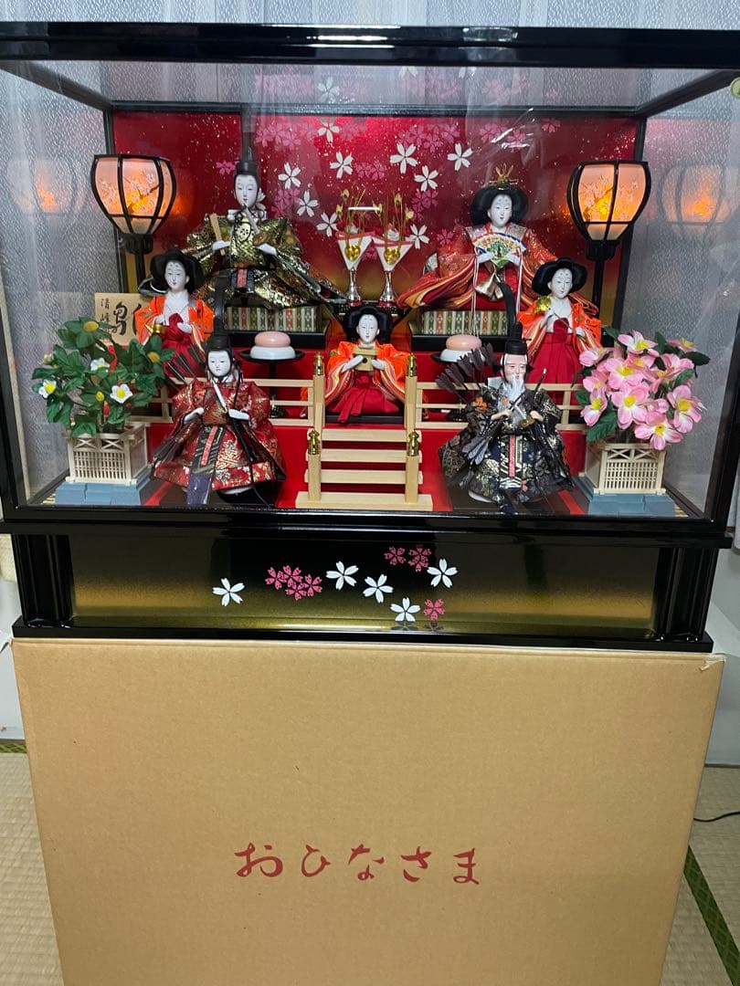 雛人形　7人飾り　3段　ケース　オルゴール　灯り付き　専用箱付