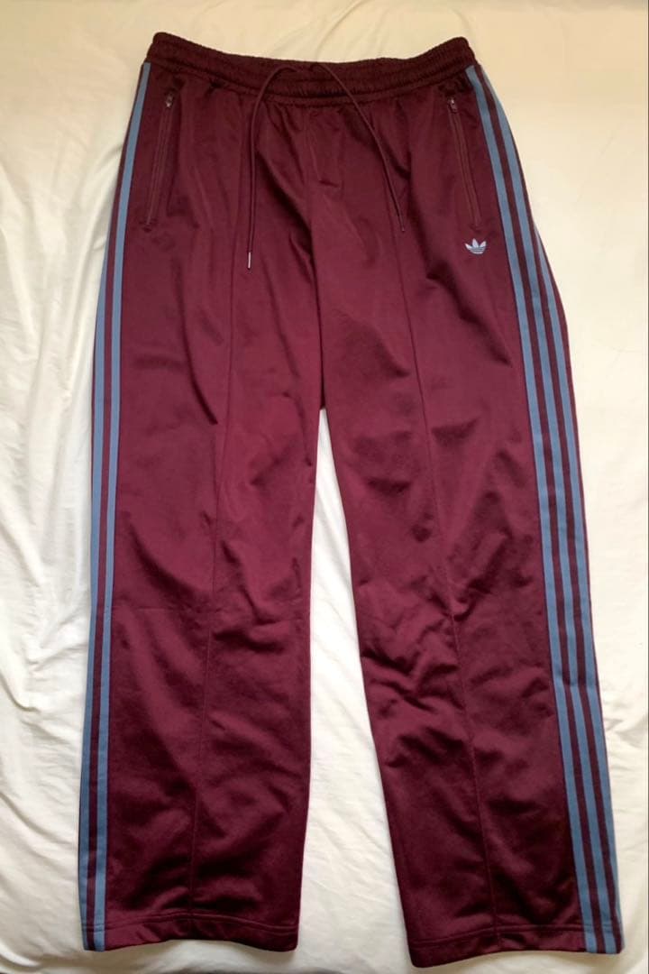 adidas ベッケンバウアー ジェンダーニュートラル トラックパンツ マルーン