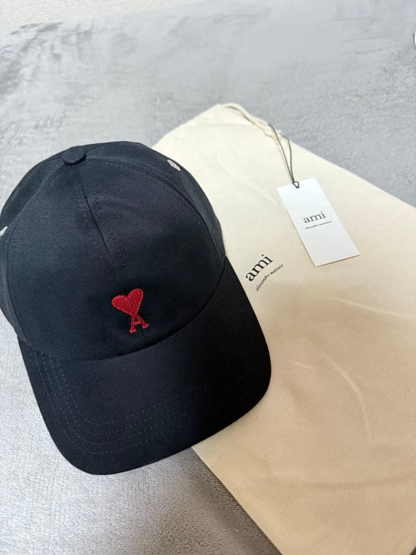 AMI PARIS コットンキャップ　ブラック