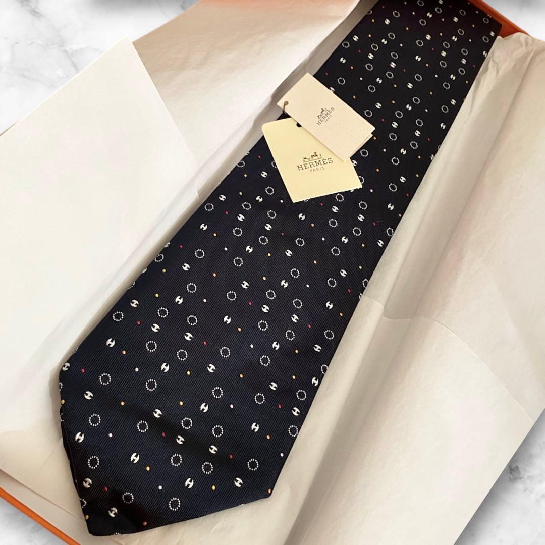 新品・未使用・タグ付き　エルメス　希少柄　ネクタイ ネイビー 紺　箱付き