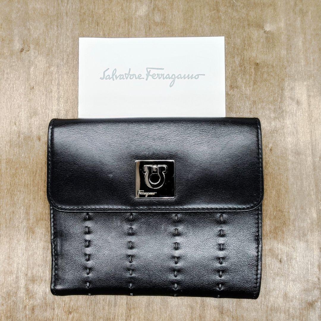Salvatore Ferragamo フェラガモ　ブラック レザー二つ折り財布