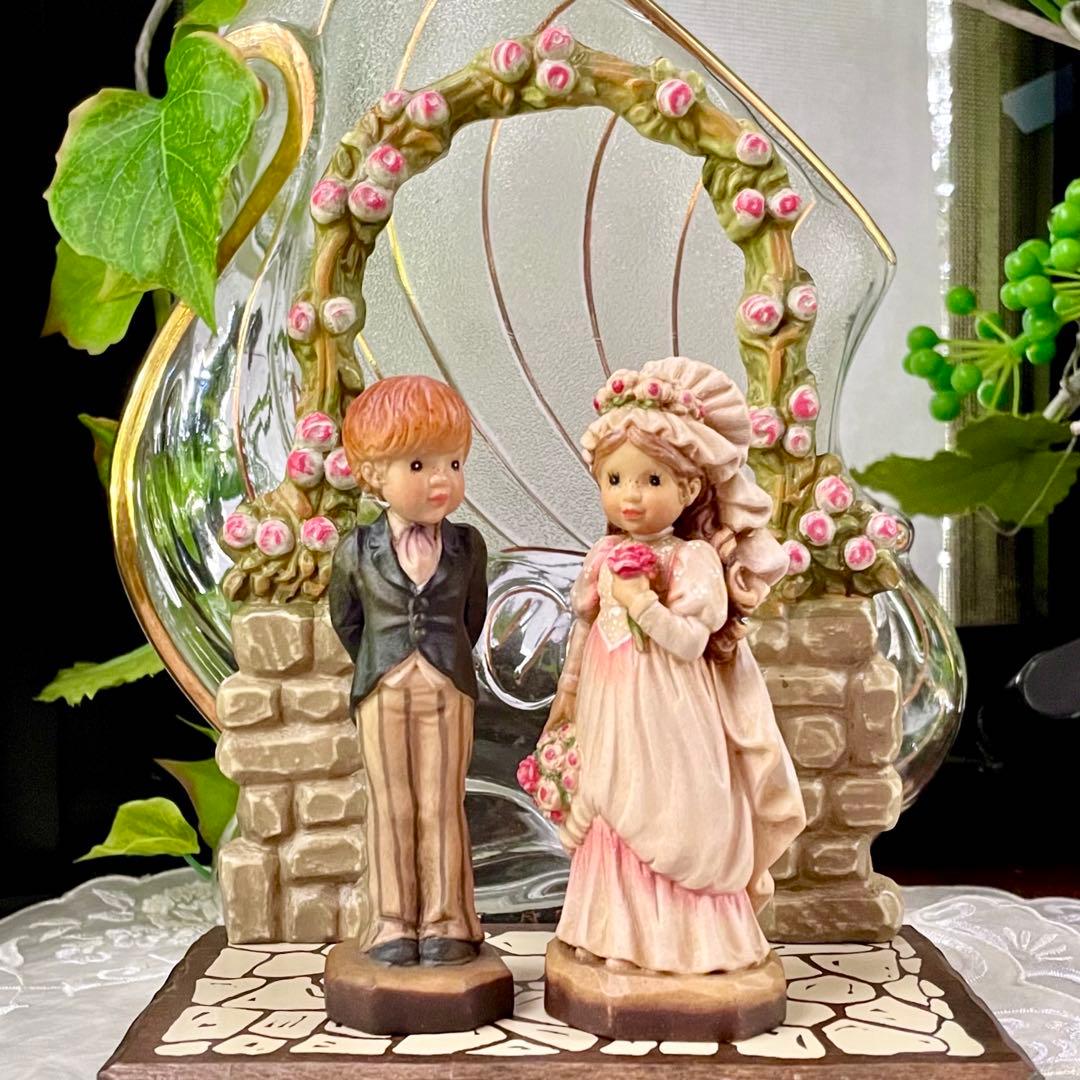 アンリ人形　ANRI サラ・ケイ　10㎝　　【薔薇のアーチの下でウェディング】