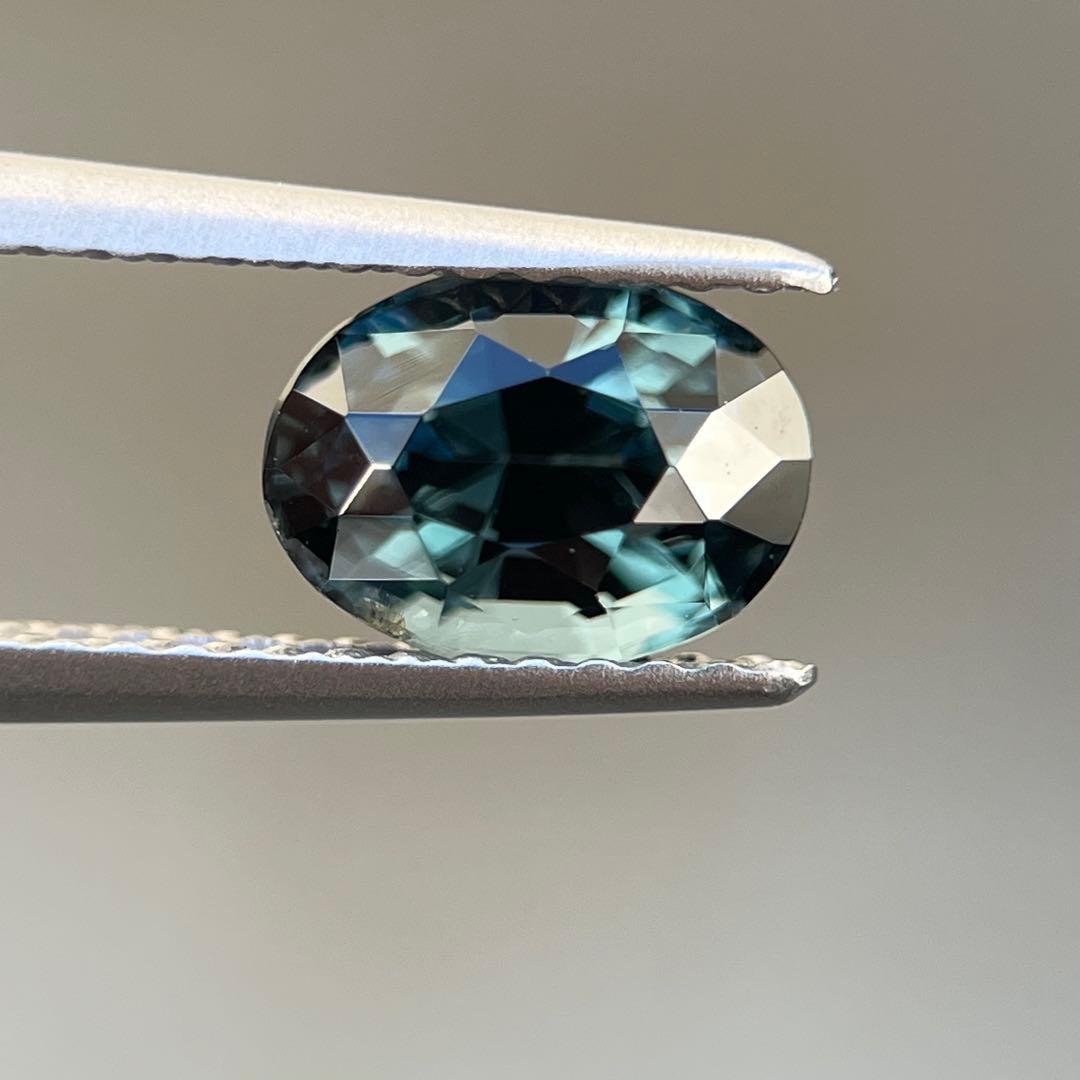 スリランカ産非加熱天然ブルースピネルルース