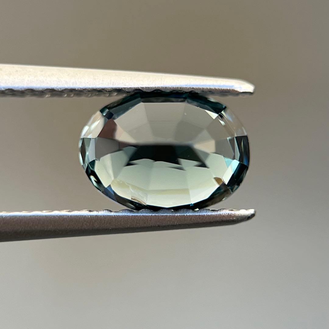 スリランカ産非加熱天然ブルースピネルルース