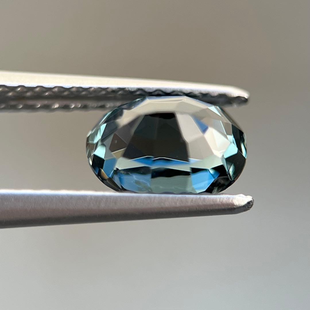 スリランカ産非加熱天然ブルースピネルルース