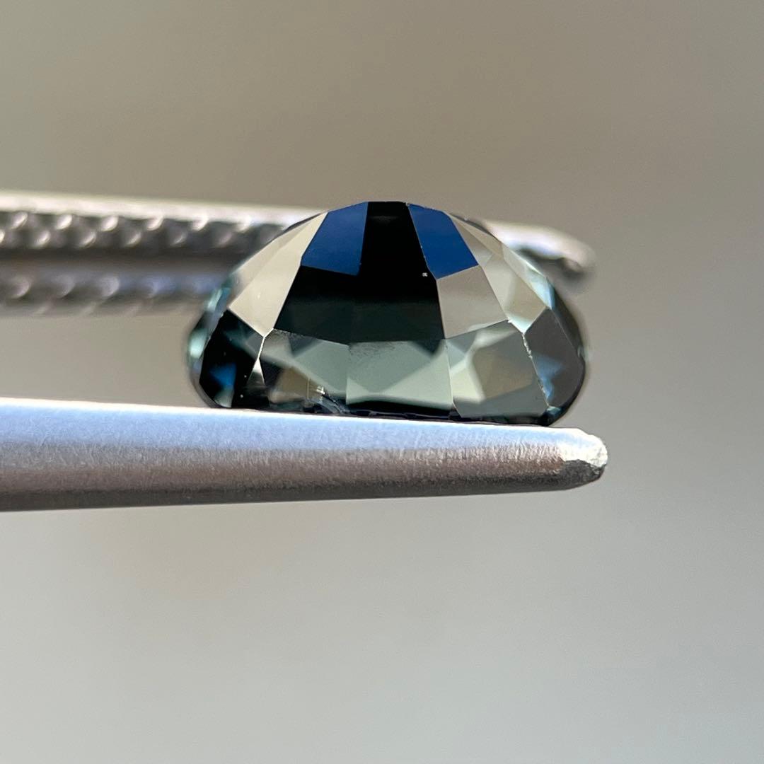 スリランカ産非加熱天然ブルースピネルルース