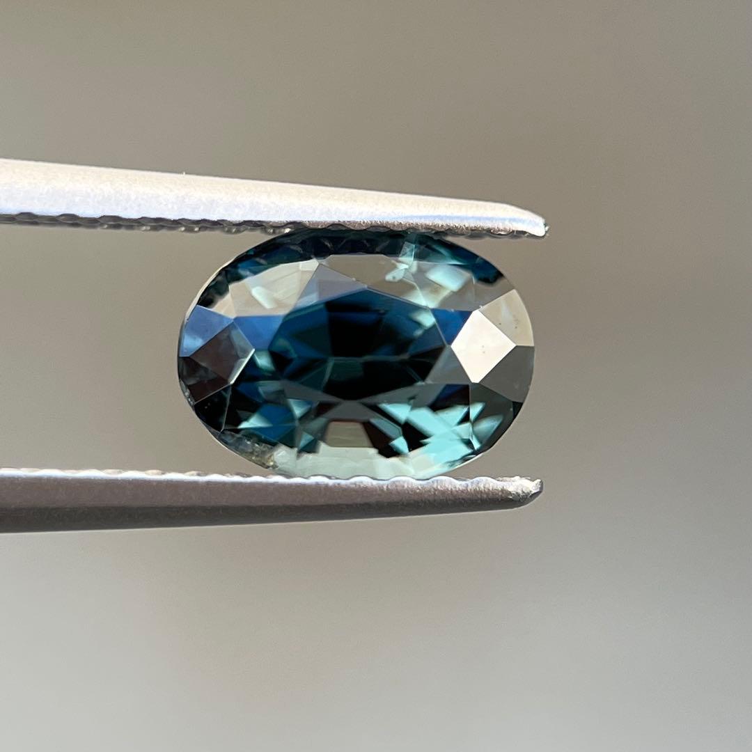 スリランカ産非加熱天然ブルースピネルルース