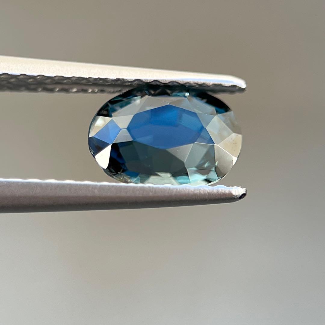 スリランカ産非加熱天然ブルースピネルルース