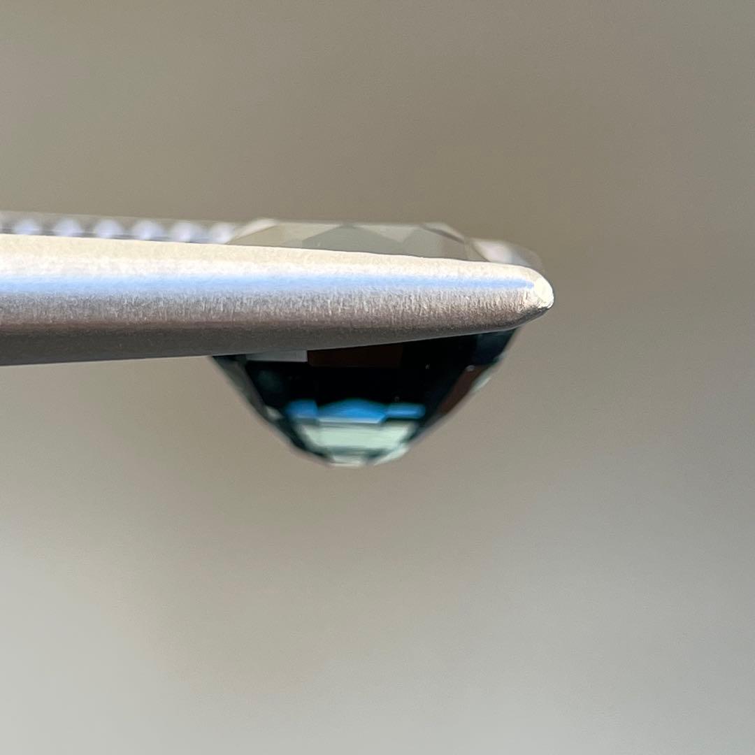 スリランカ産非加熱天然ブルースピネルルース