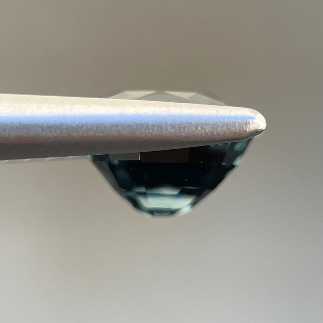 スリランカ産非加熱天然ブルースピネルルース