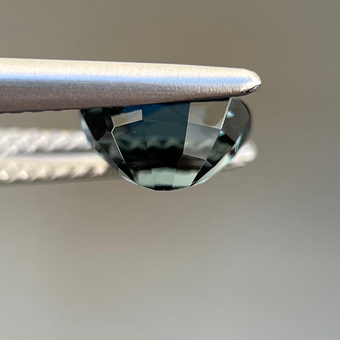 スリランカ産非加熱天然ブルースピネルルース