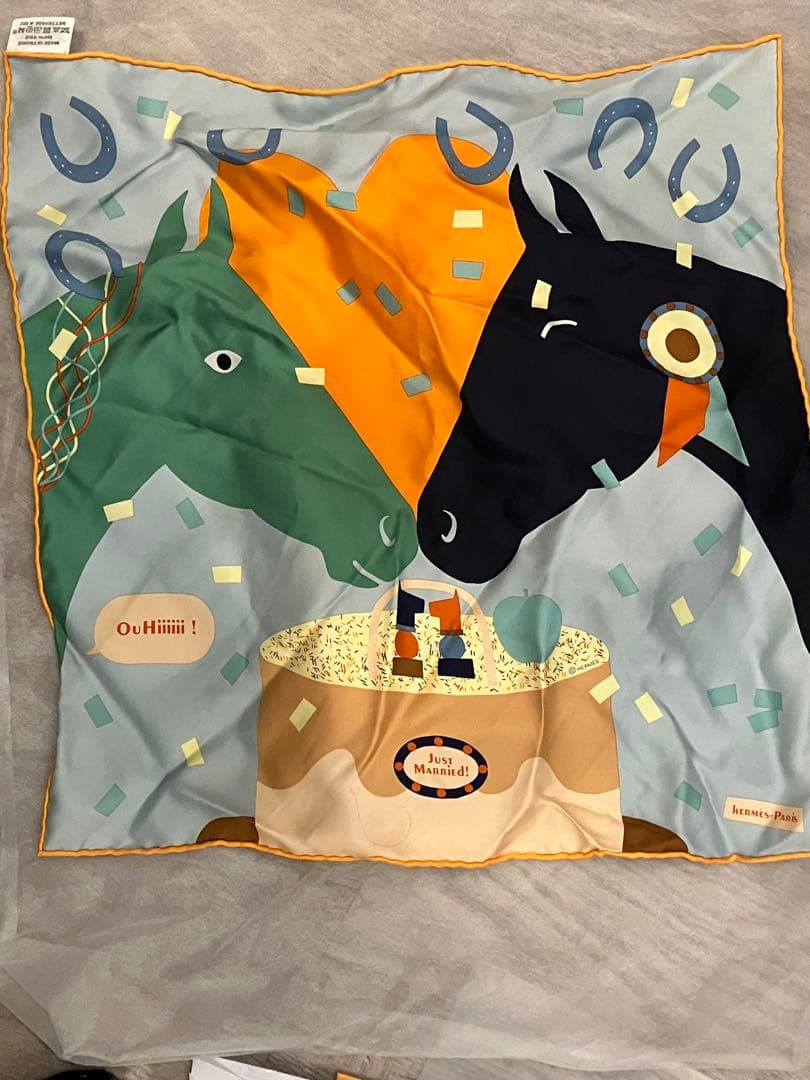 Hermès 馬のデザイン スカーフ