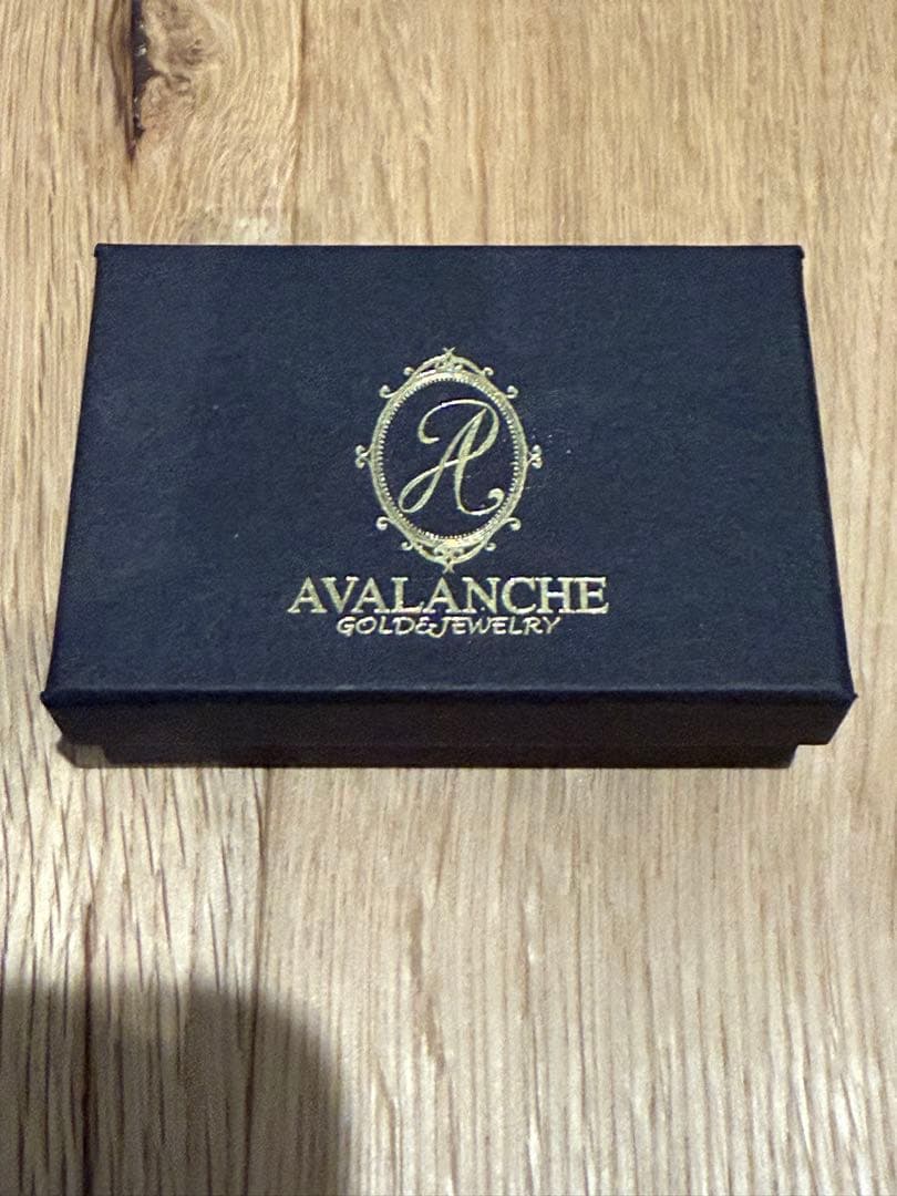 AVALANCHE 10kホワイトゴールドピアス7mm(片耳用)