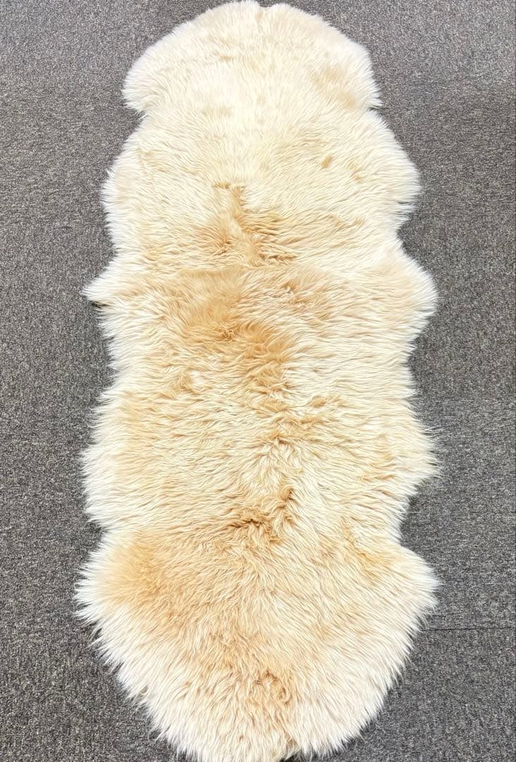新品 大シープスキンオーストリア100%天然毛皮 ム一トンフリースウールラグ2P