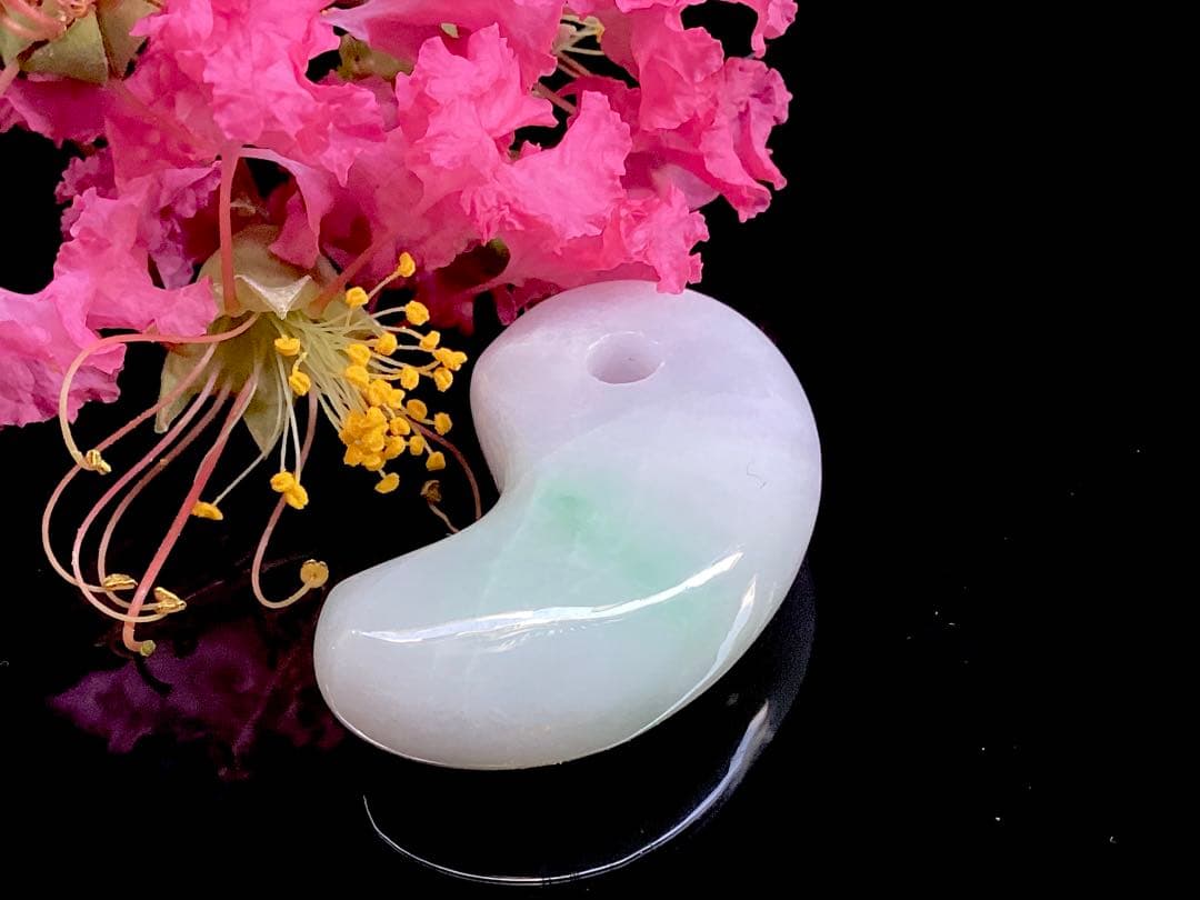 ✳premium*一流の勾玉　最上級のコレクション ‼️ 糸魚川翡翠ラベンダー入り