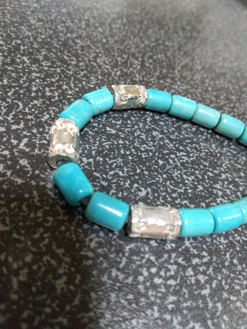 アリゾナフリーダム 筒型ターコイズ ビーズブレス 革紐式 バングル